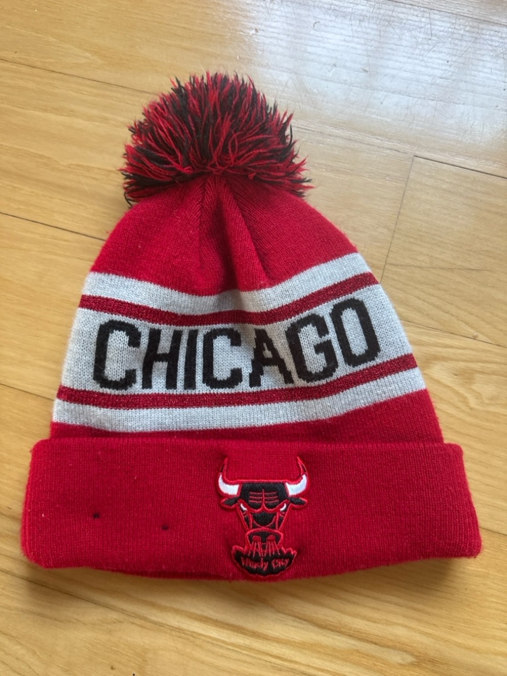 Chicago Bulls Beanie New Era Red Pom Knit Hat NBA Winter Cap Clean